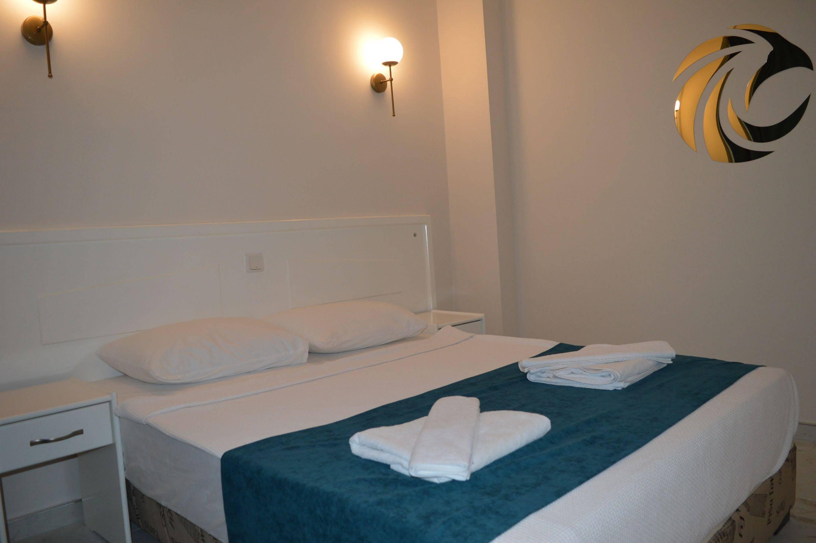 Aquila Beach Hotel Fethiye Bagian luar foto