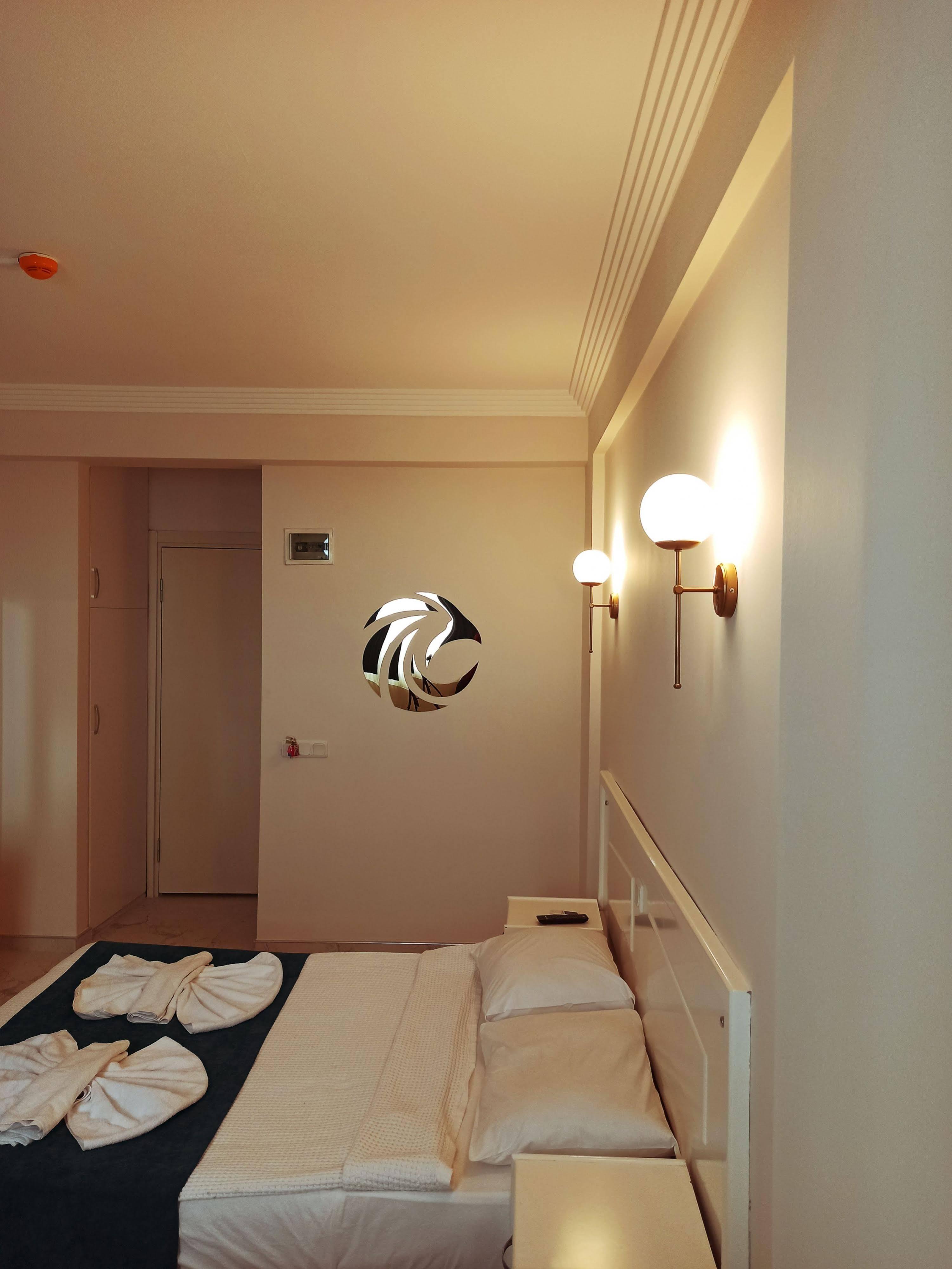 Aquila Beach Hotel Fethiye Bagian luar foto